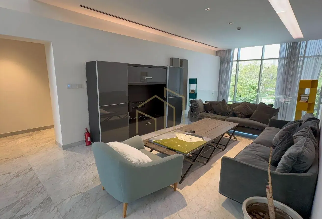 Vacant Furnished 4BR | Contemporary | Exclusive
