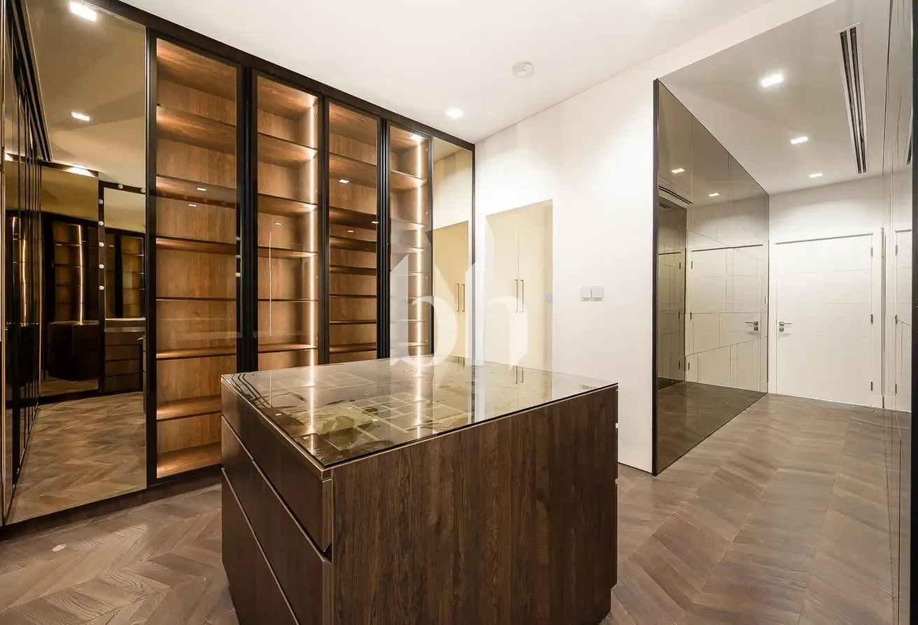 Fully Upgraded | Corner Unit | Fully Furnished