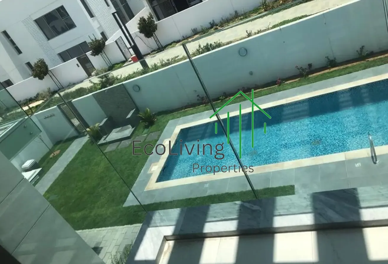 Vacant | Big Plot | Huge Clean Villa