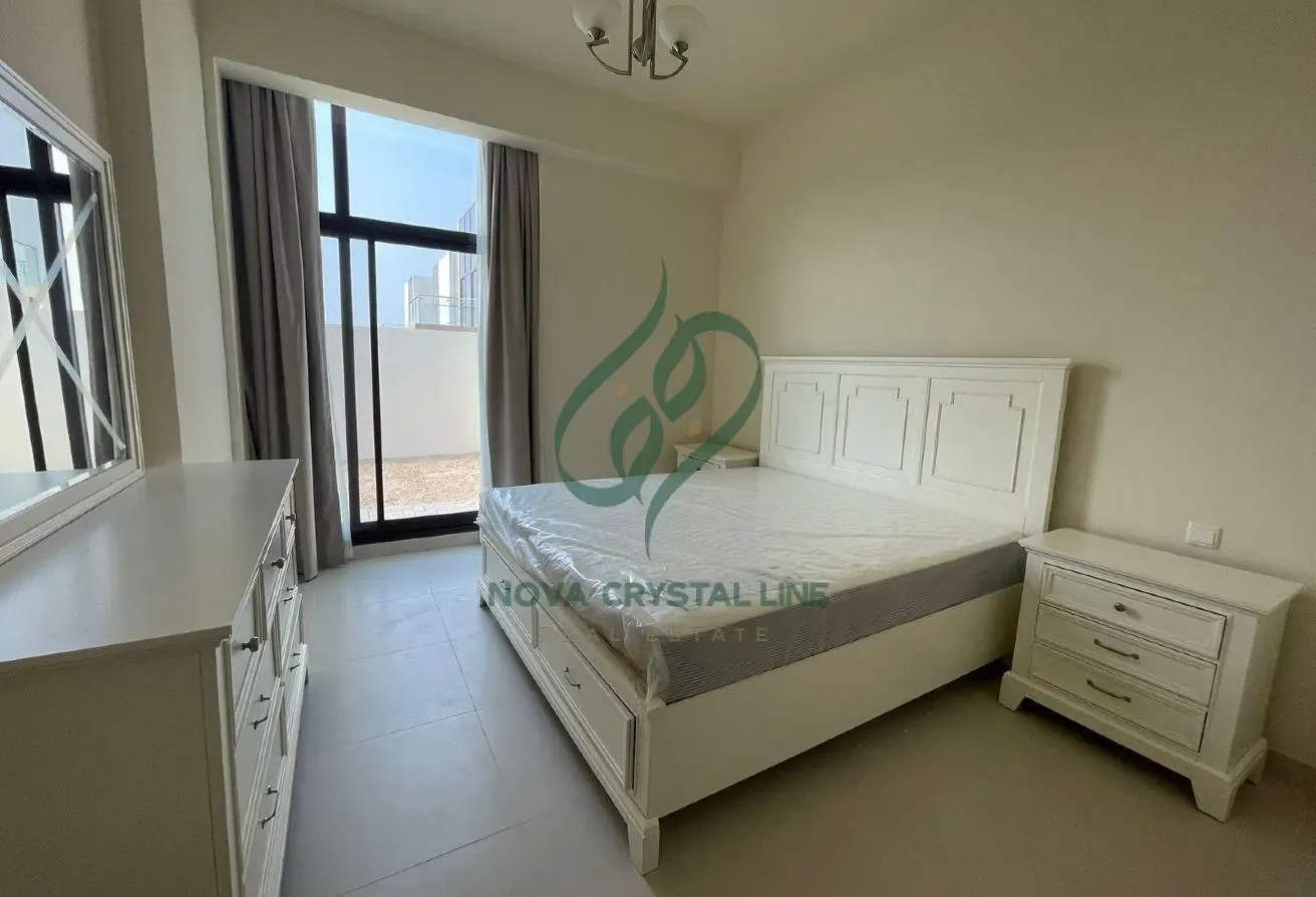 Fully Furnished | Middle Unit | Community View