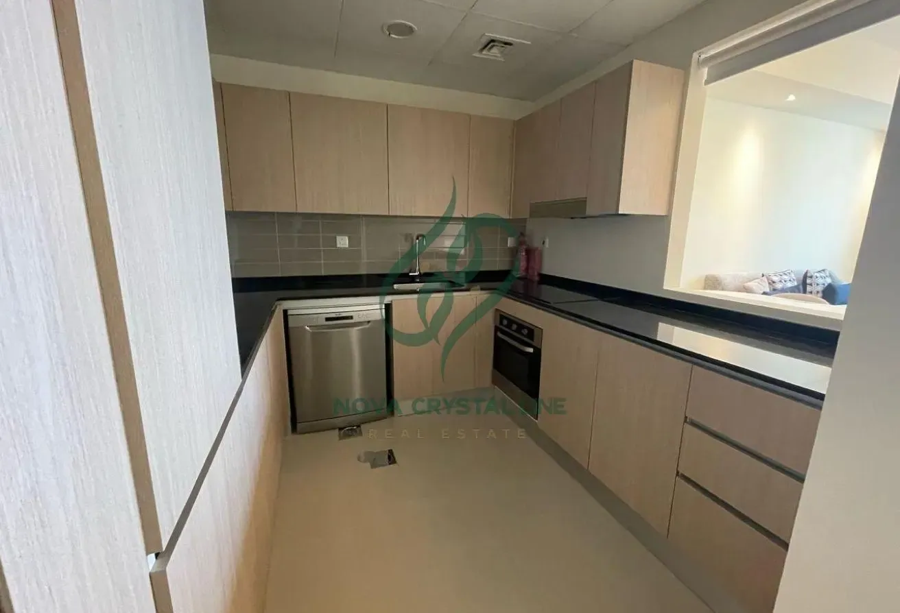 Fully Furnished | Middle Unit | Community View
