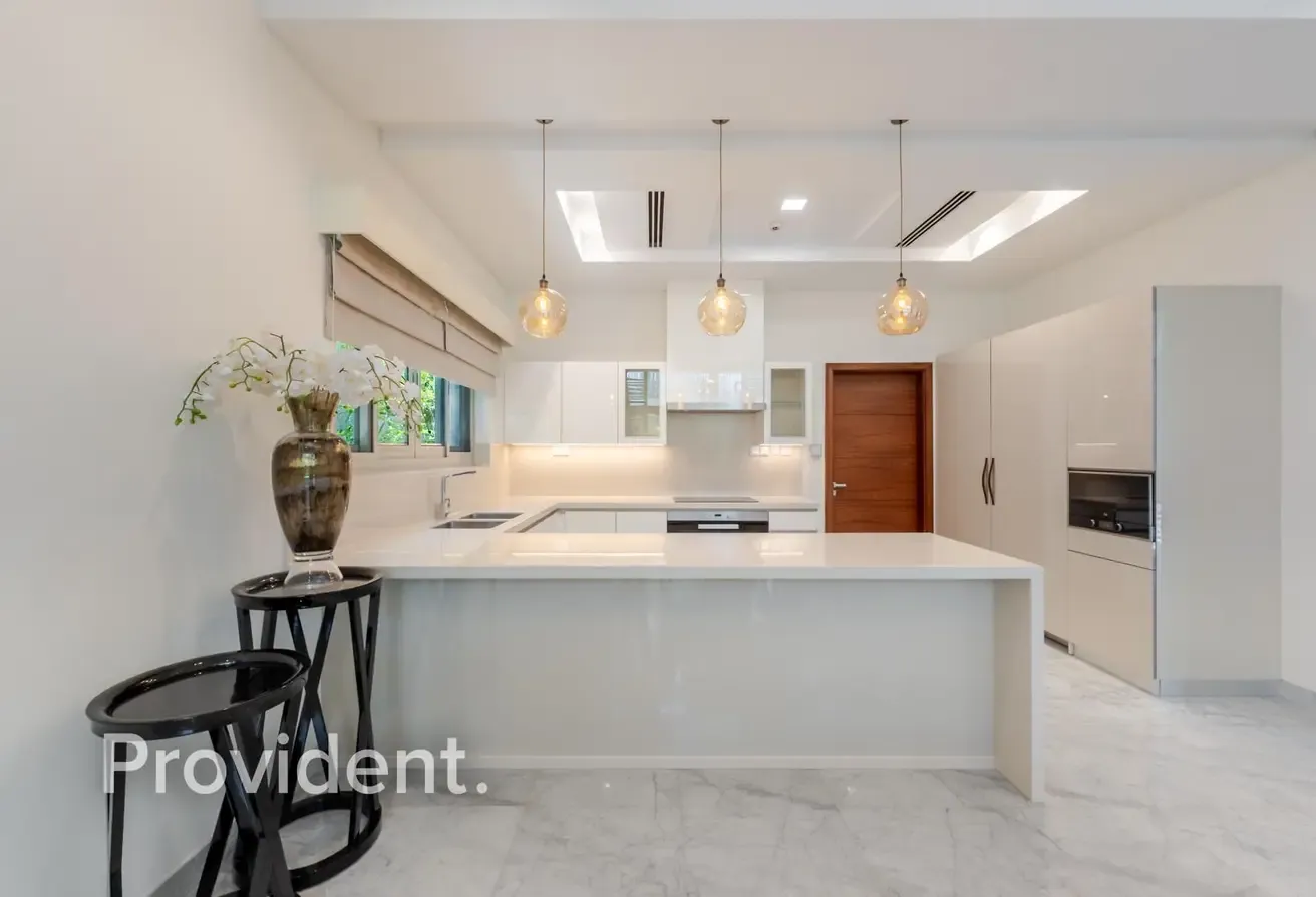 Well-Maintained | Furnished/Unfurnished | Corner