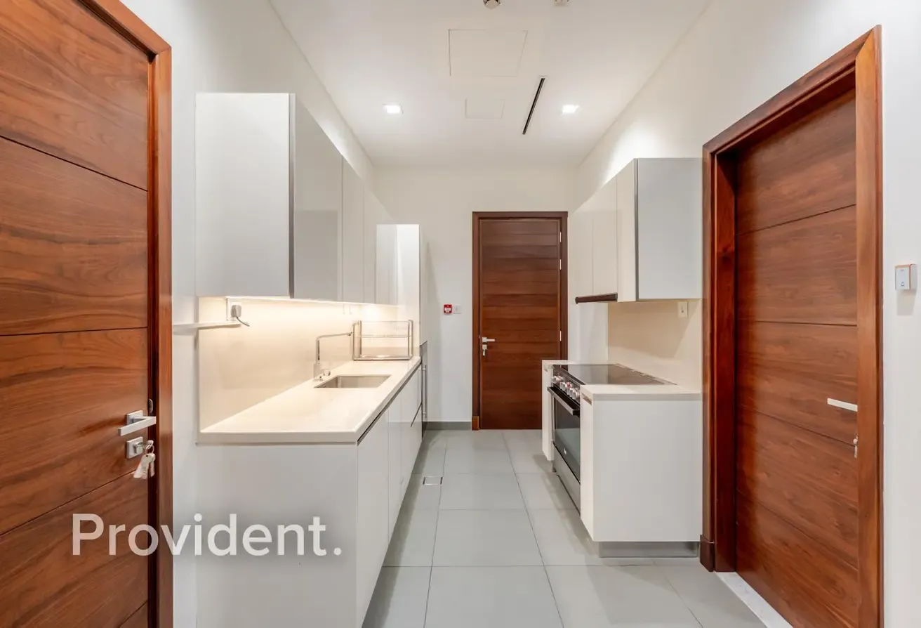 Well-Maintained | Furnished/Unfurnished | Corner