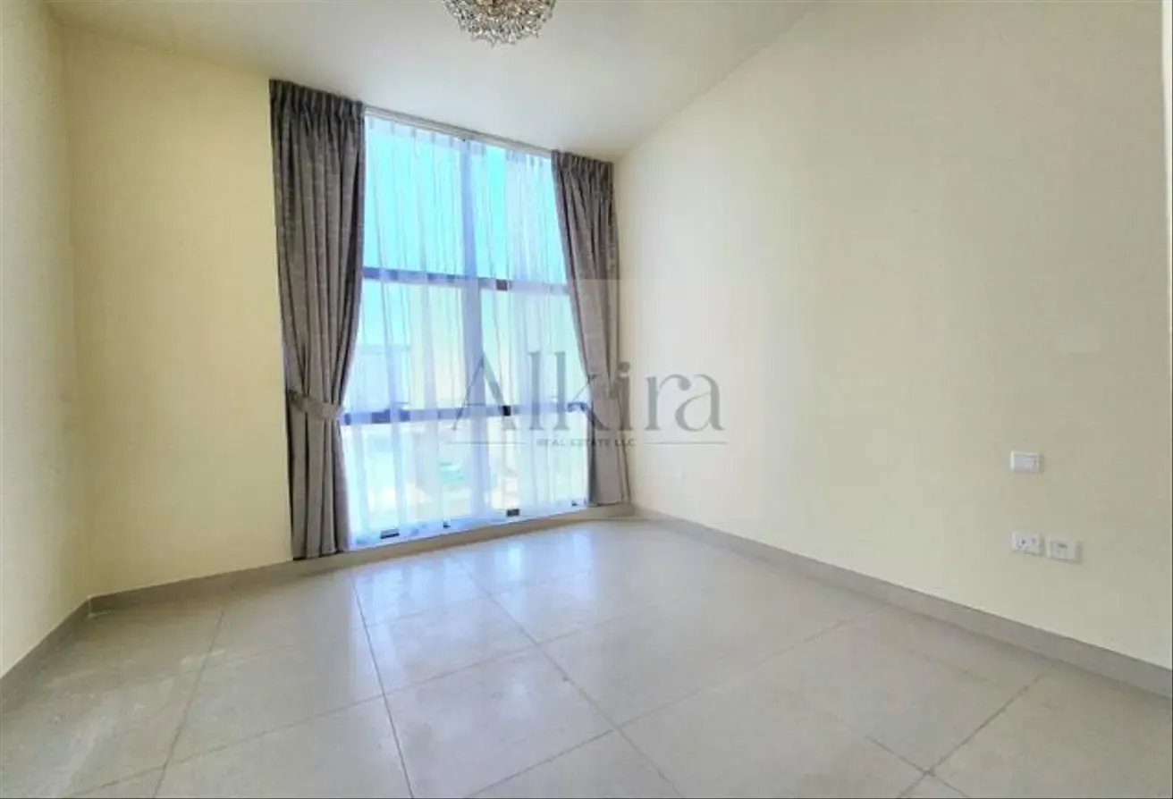 Upgraded | UnFurnished | 4 BR+Maids