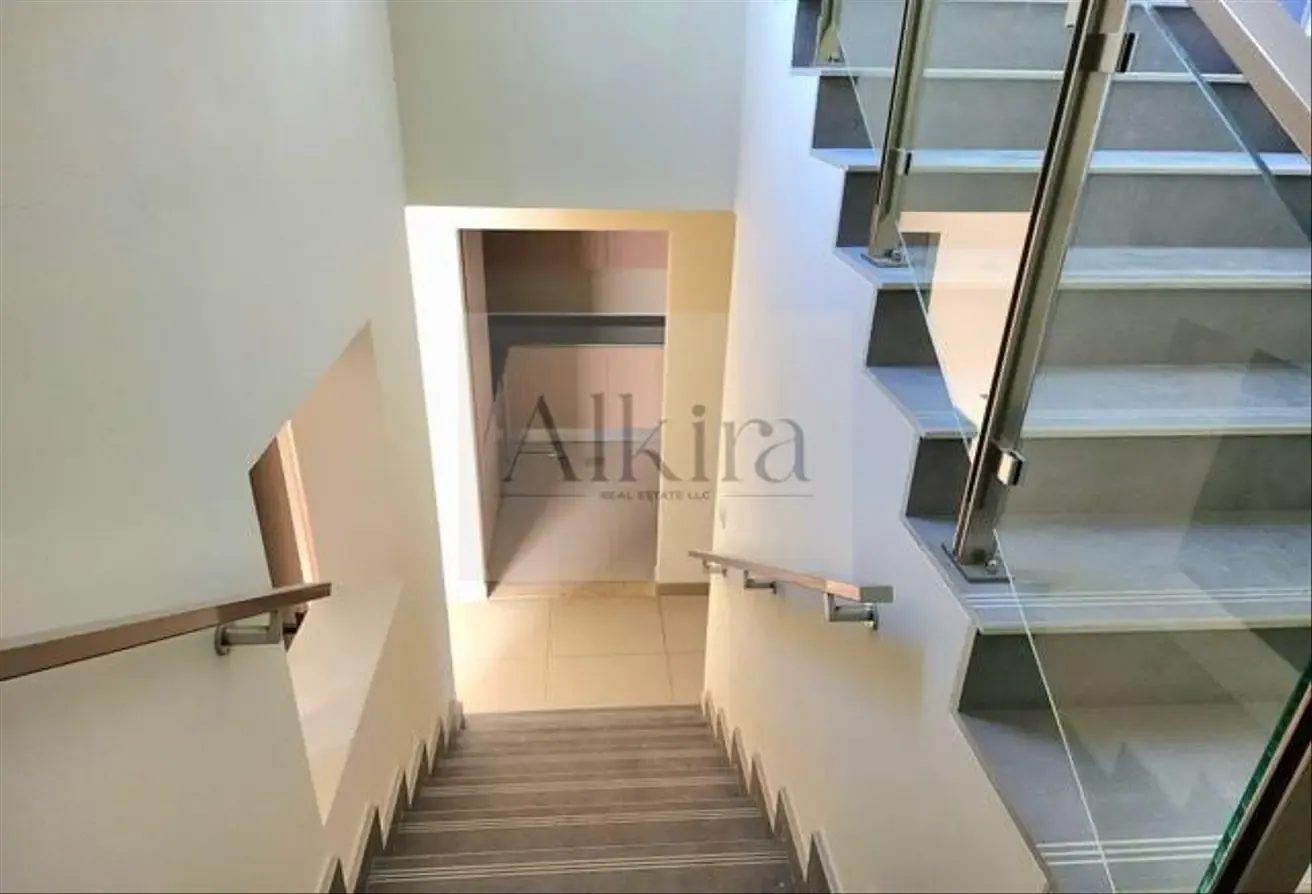 Upgraded | UnFurnished | 4 BR+Maids