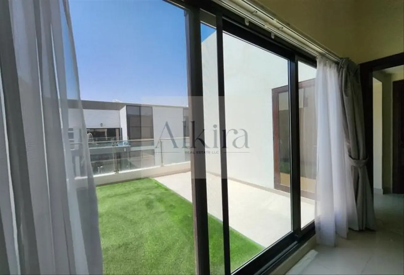 Upgraded | UnFurnished | 4 BR+Maids