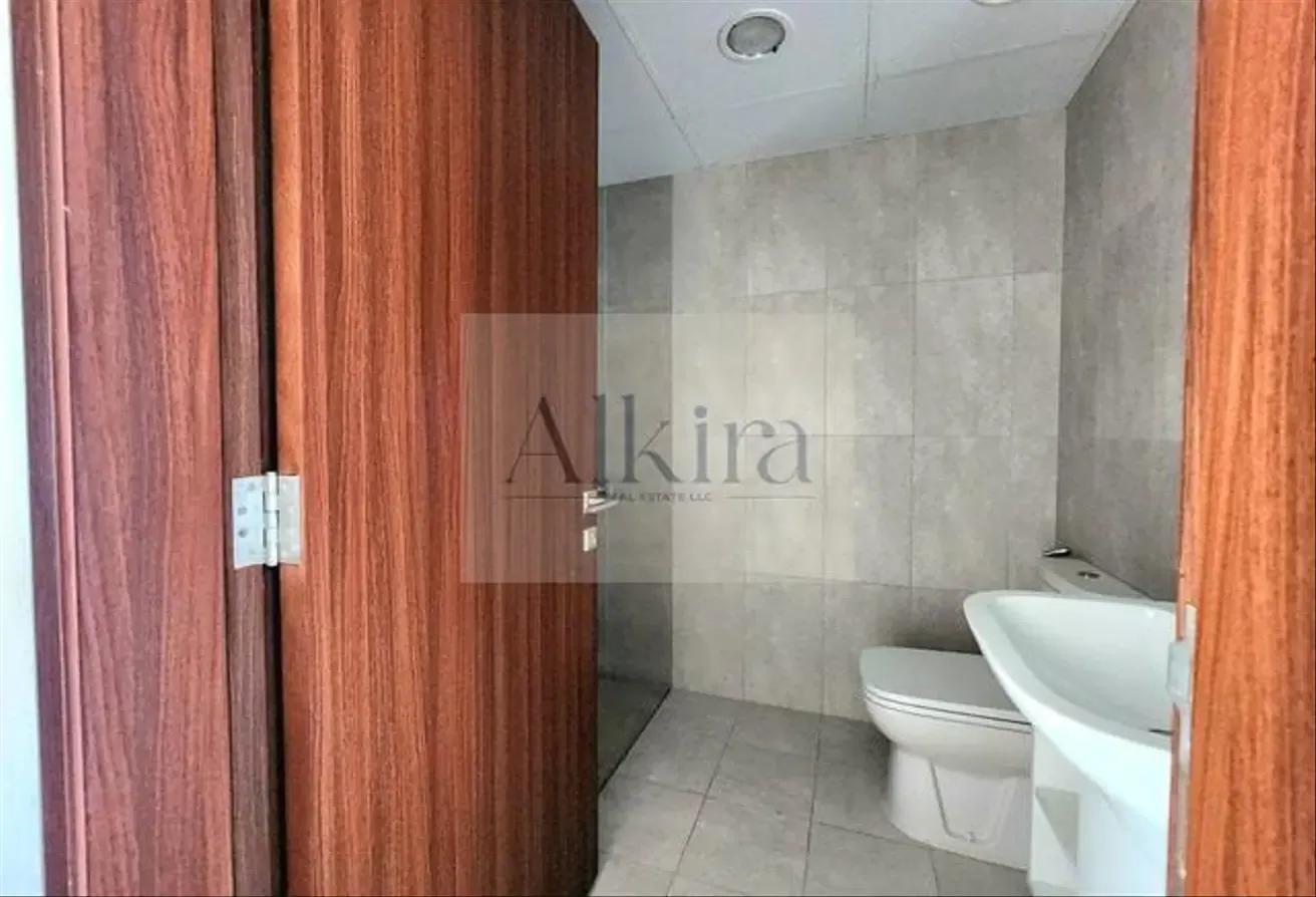 Upgraded | UnFurnished | 4 BR+Maids