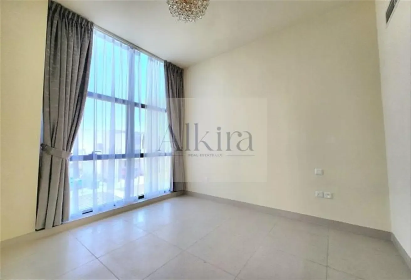 Upgraded | UnFurnished | 4 BR+Maids
