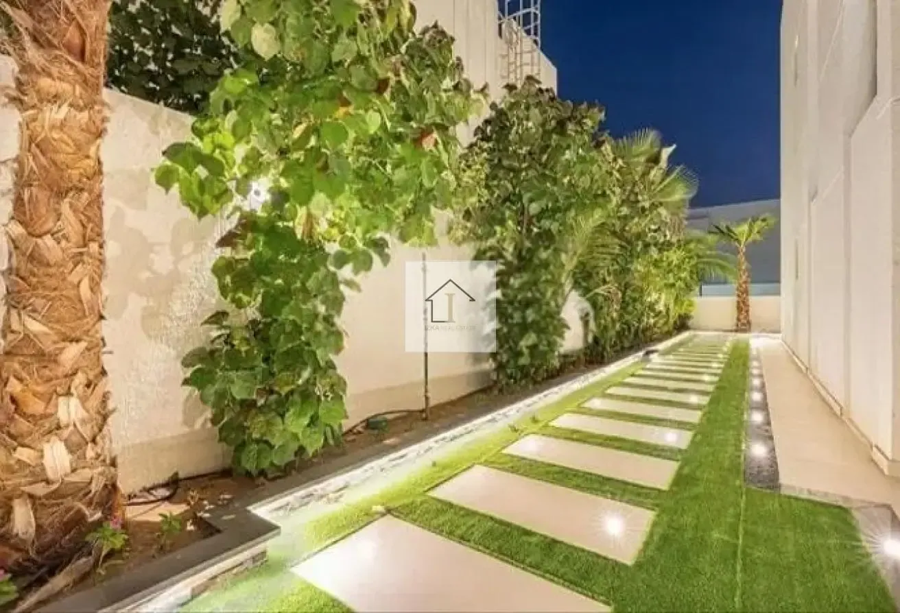 PRIVATE POOL / PREMIUM VILLA / OUTDOOR LOUNGE