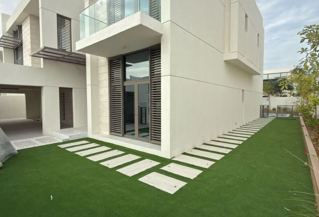 5BR + Maids & Driver Villa | District One Meydan