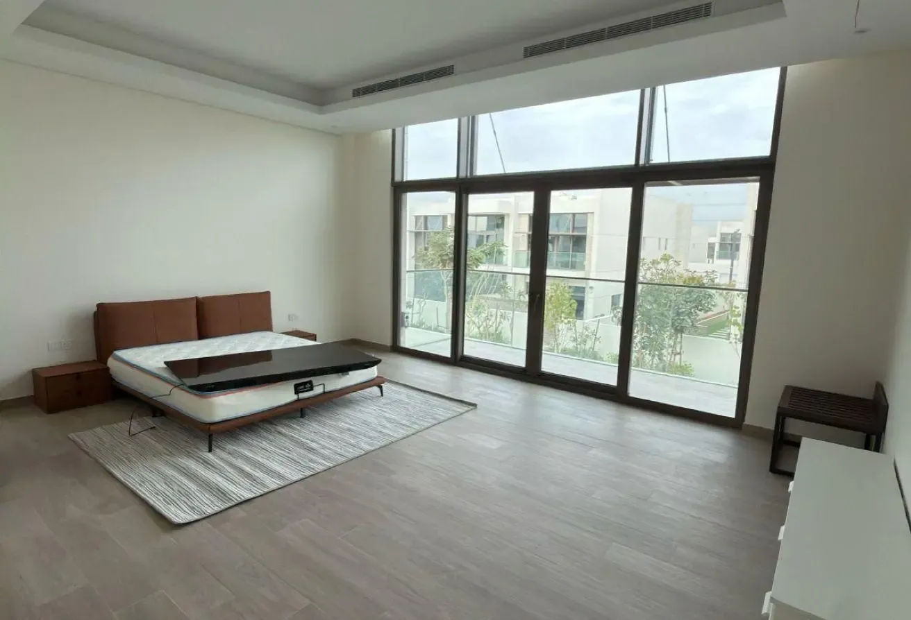 5BR + Maids & Driver Villa | District One Meydan