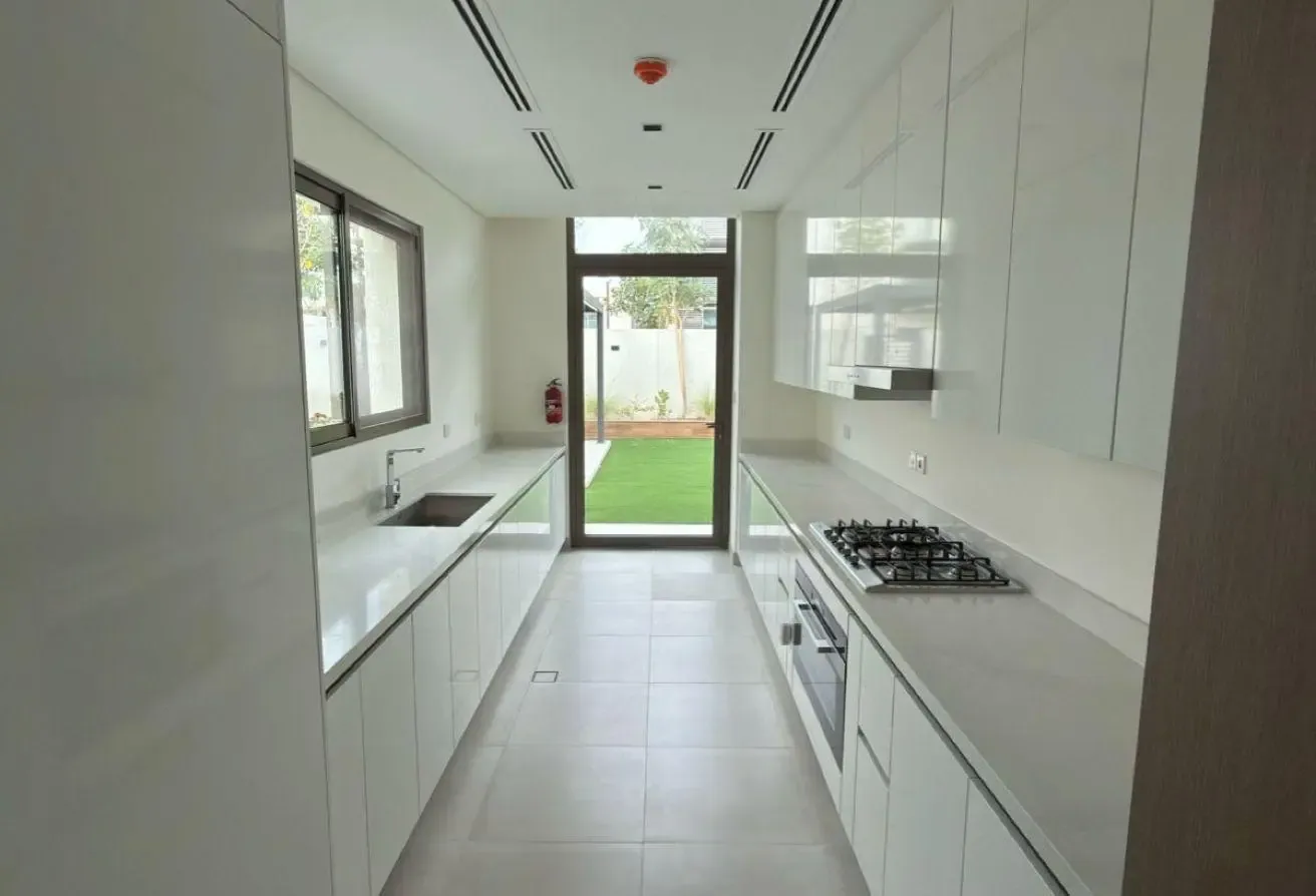 5BR + Maids & Driver Villa | District One Meydan