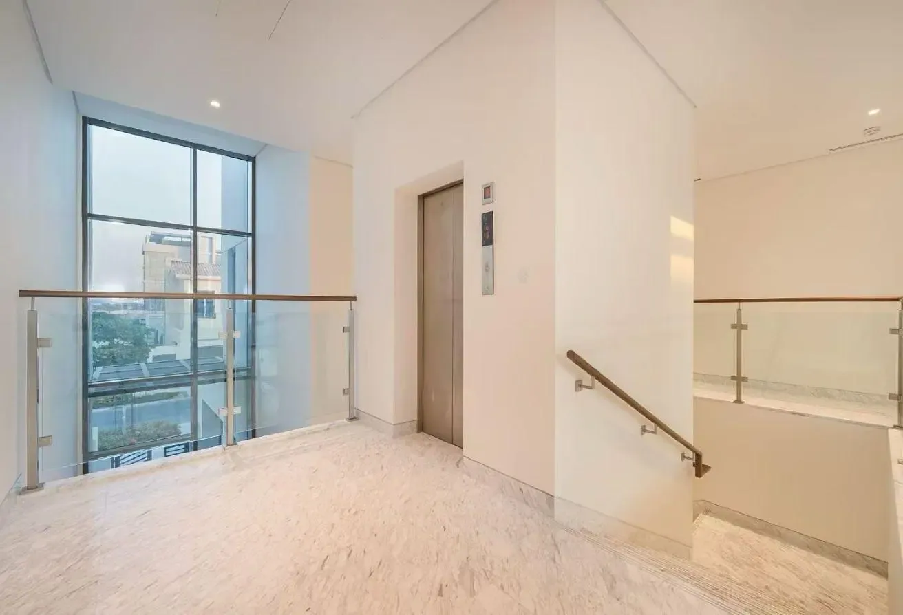 5BR + Maids & Driver Villa | District One Meydan