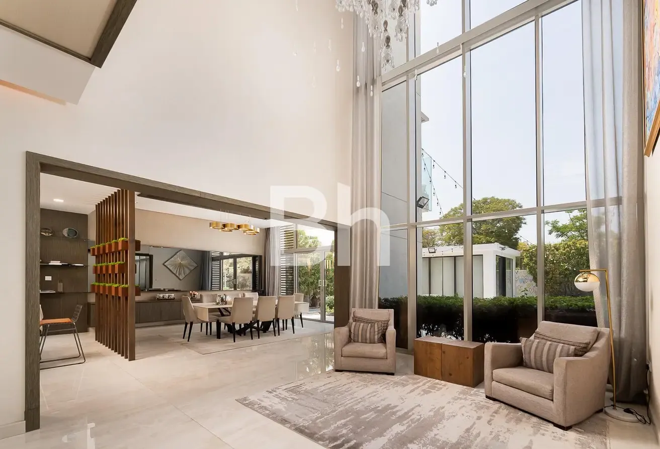 5BR Contemporary  | Upgraded | available  18th apr