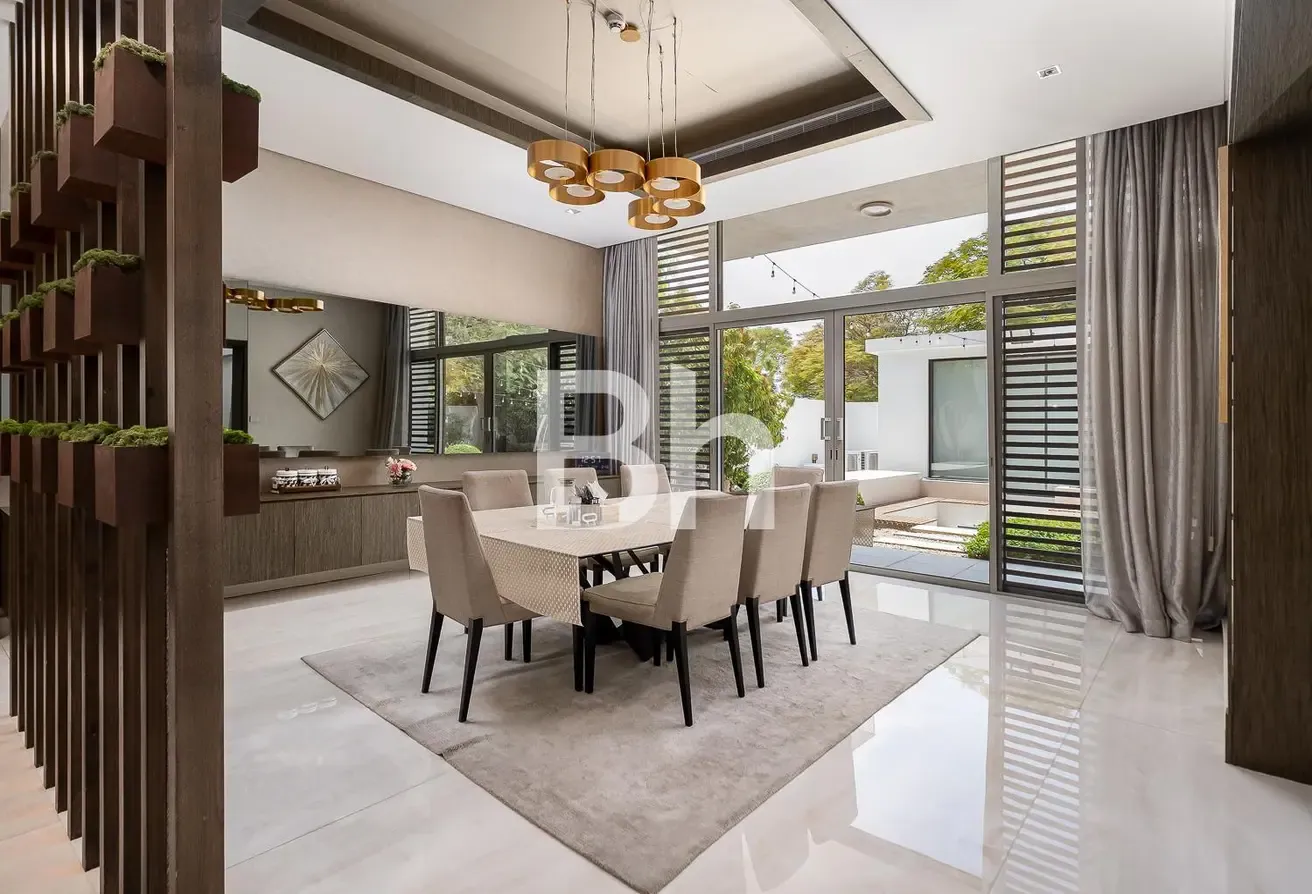 5BR Contemporary  | Upgraded | available  18th apr