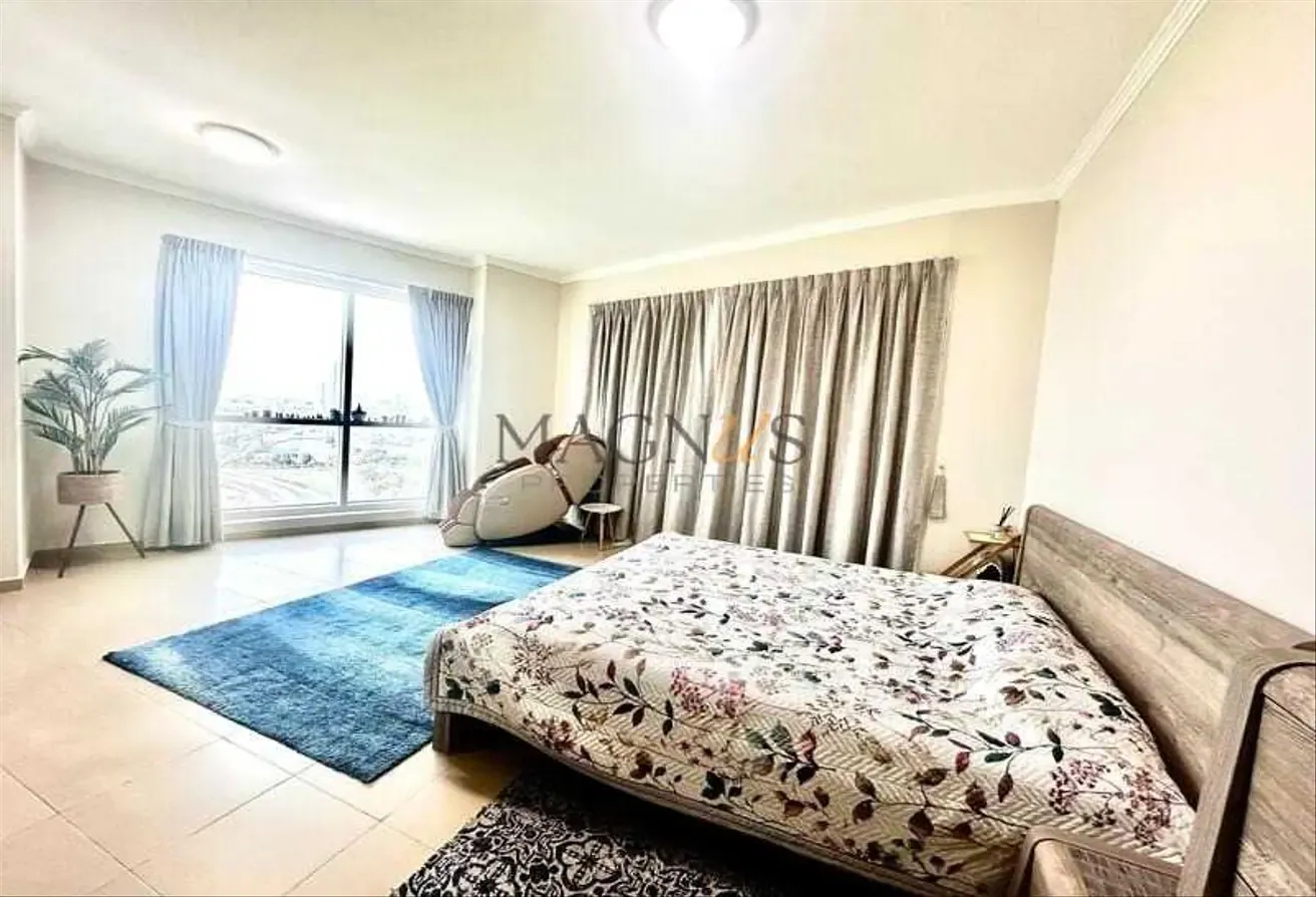 FULLY FURNISHED | UPGRADED | LAKE VIEW