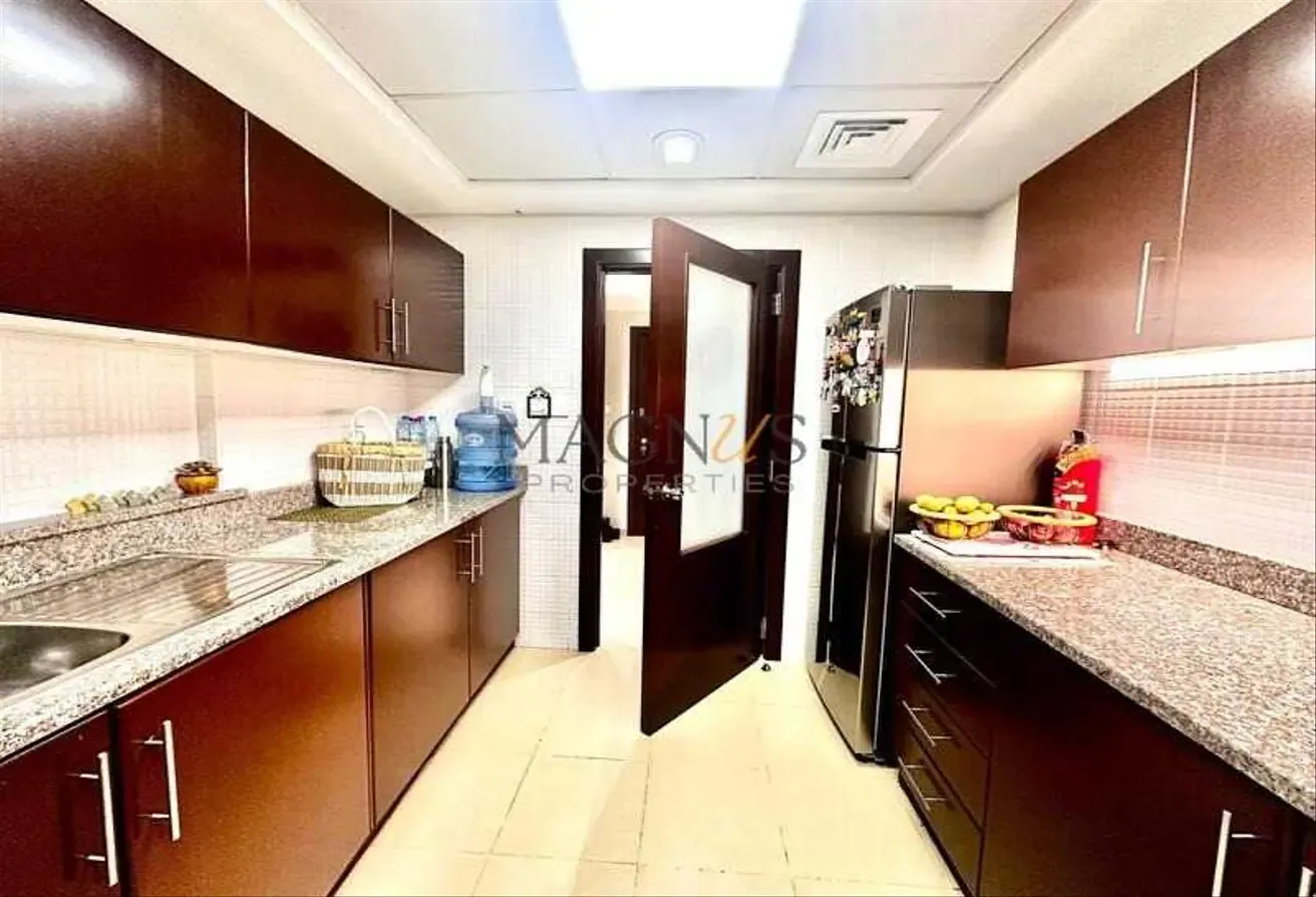 FULLY FURNISHED | UPGRADED | LAKE VIEW