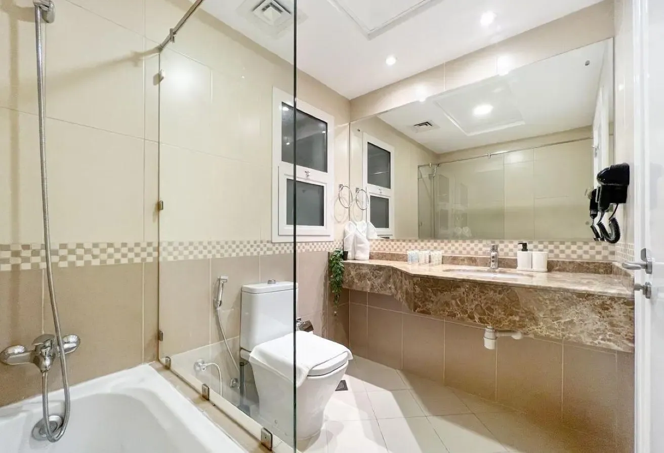 Furnished 2 Bedroom I Near Metro I Bill Included