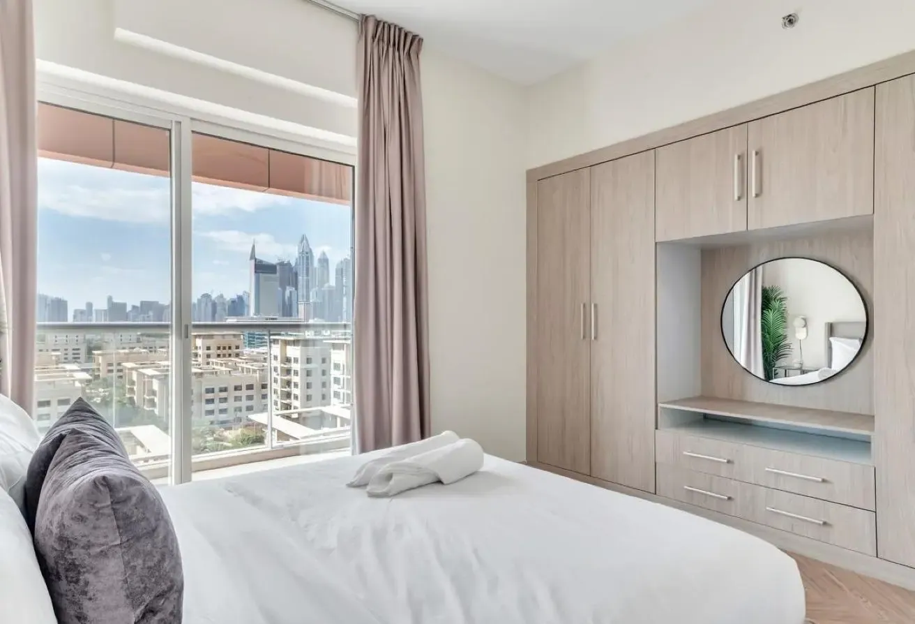 Furnished 2 Bedroom I Near Metro I Bill Included