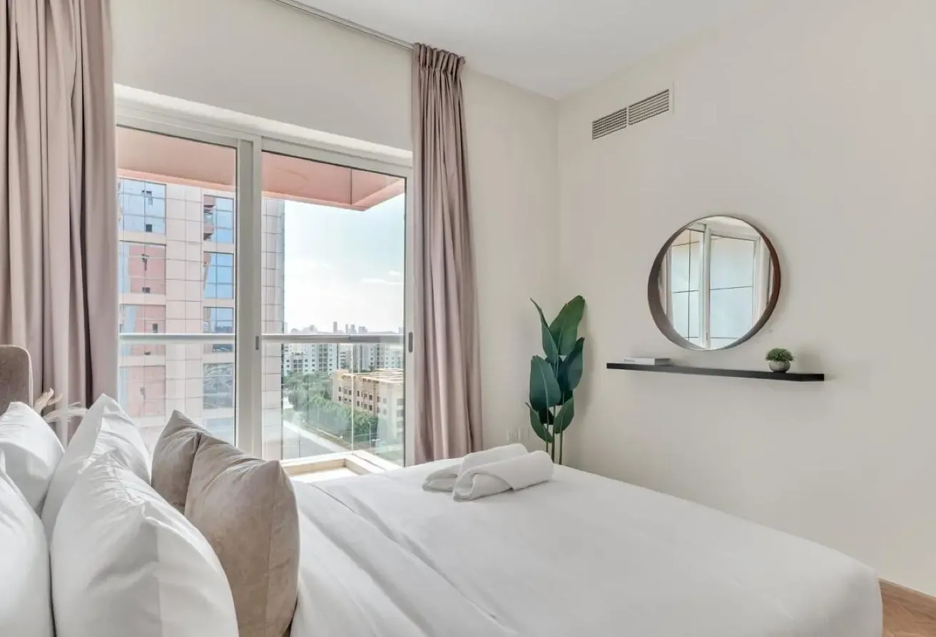 Fully Furnished| Bills Included| Near Metro