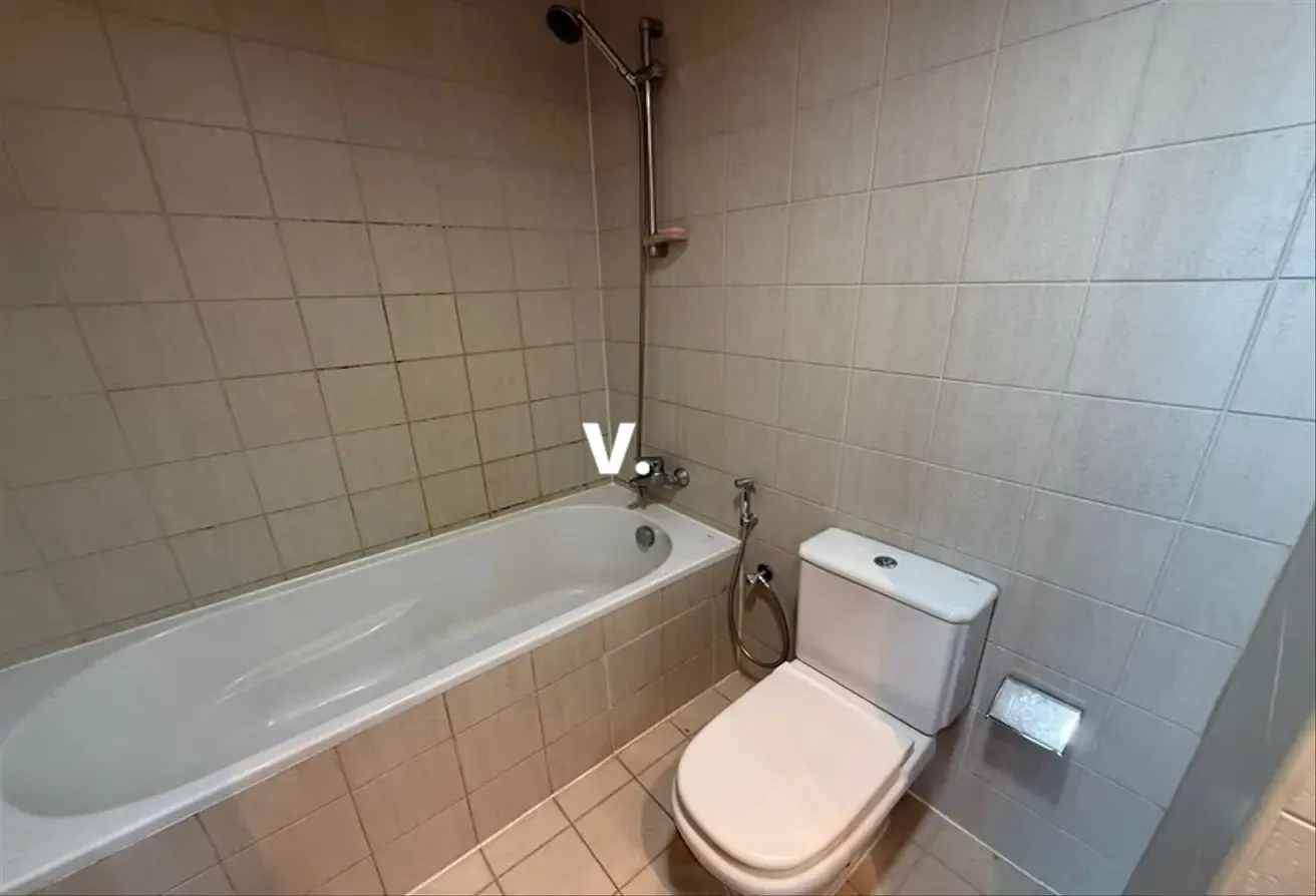 Free AC and DEWA | High Floor | Close to Metro