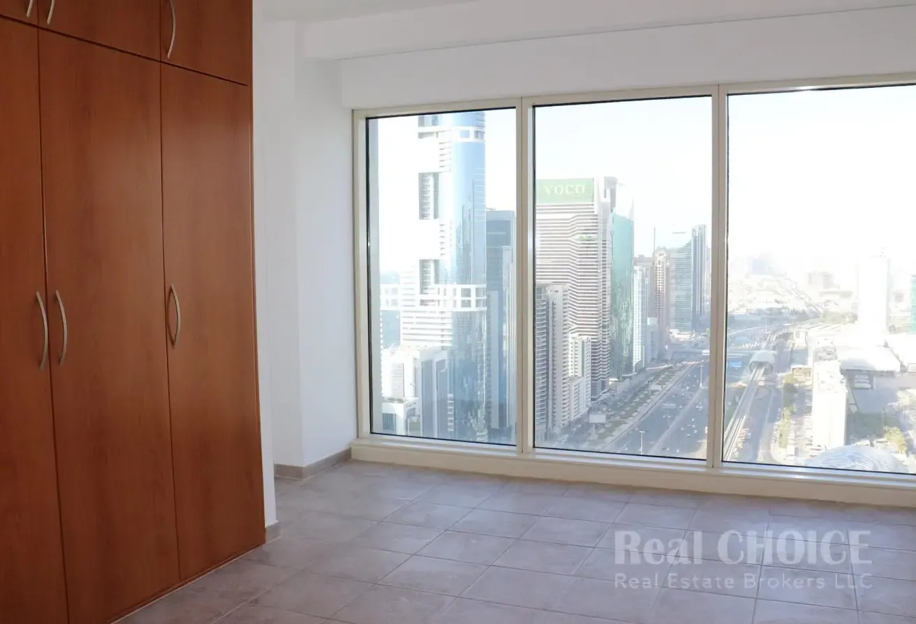 Cozy Apartment | Near To Metro | Utilities Free