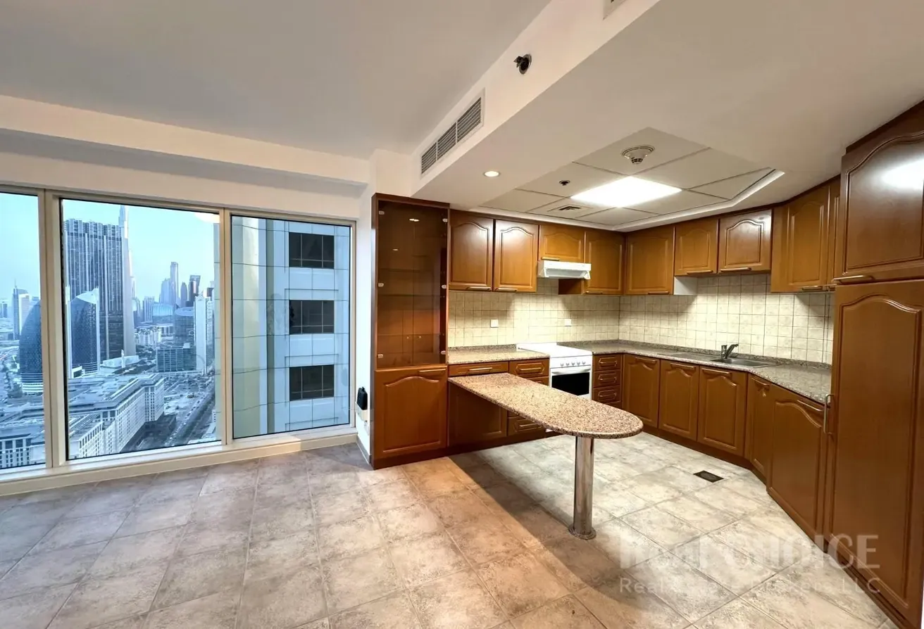Cozy Apartment | Near To Metro | Utilities Free