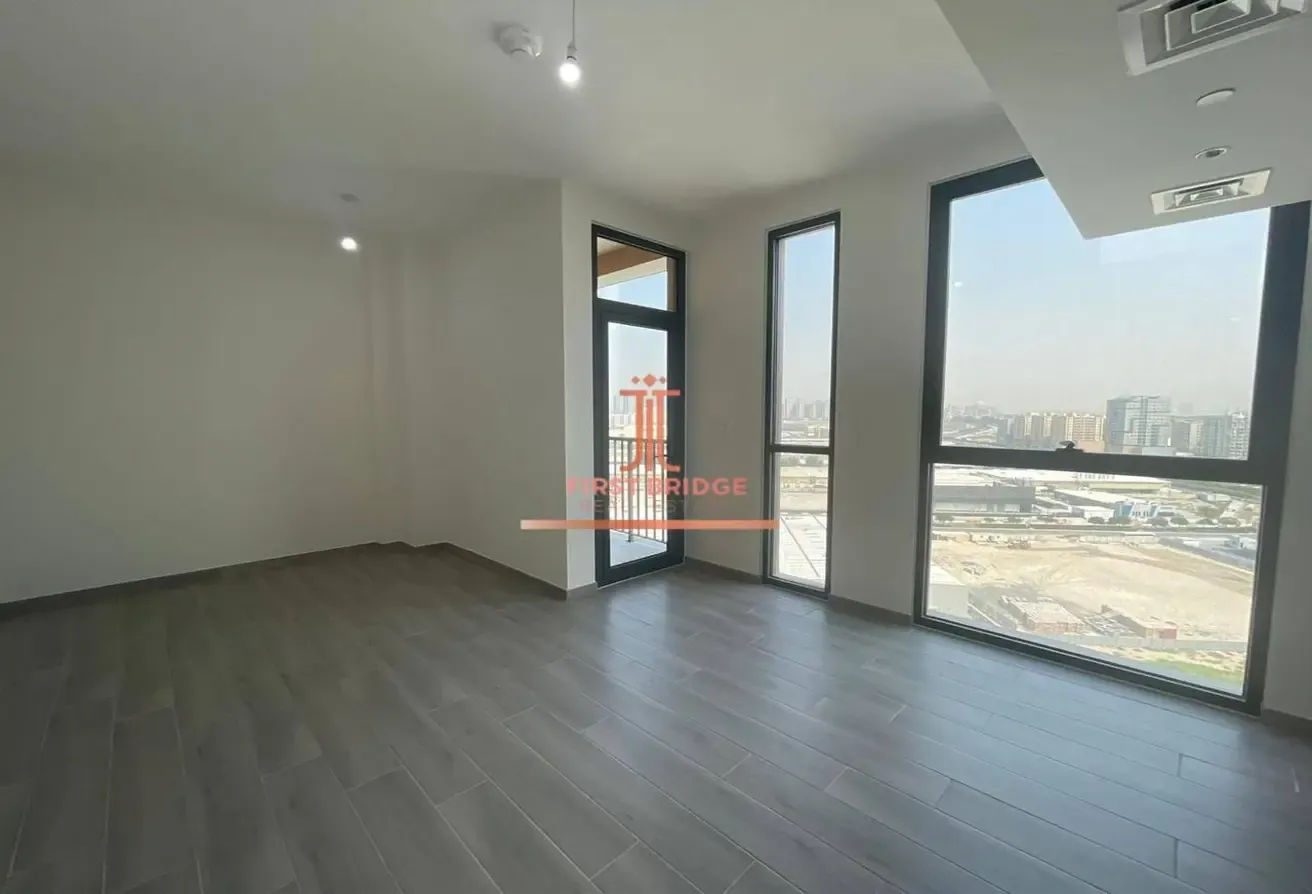 High Floor | x12 Cheques | Vacant November