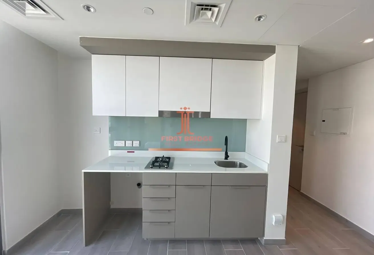 High Floor | x12 Cheques | Vacant November