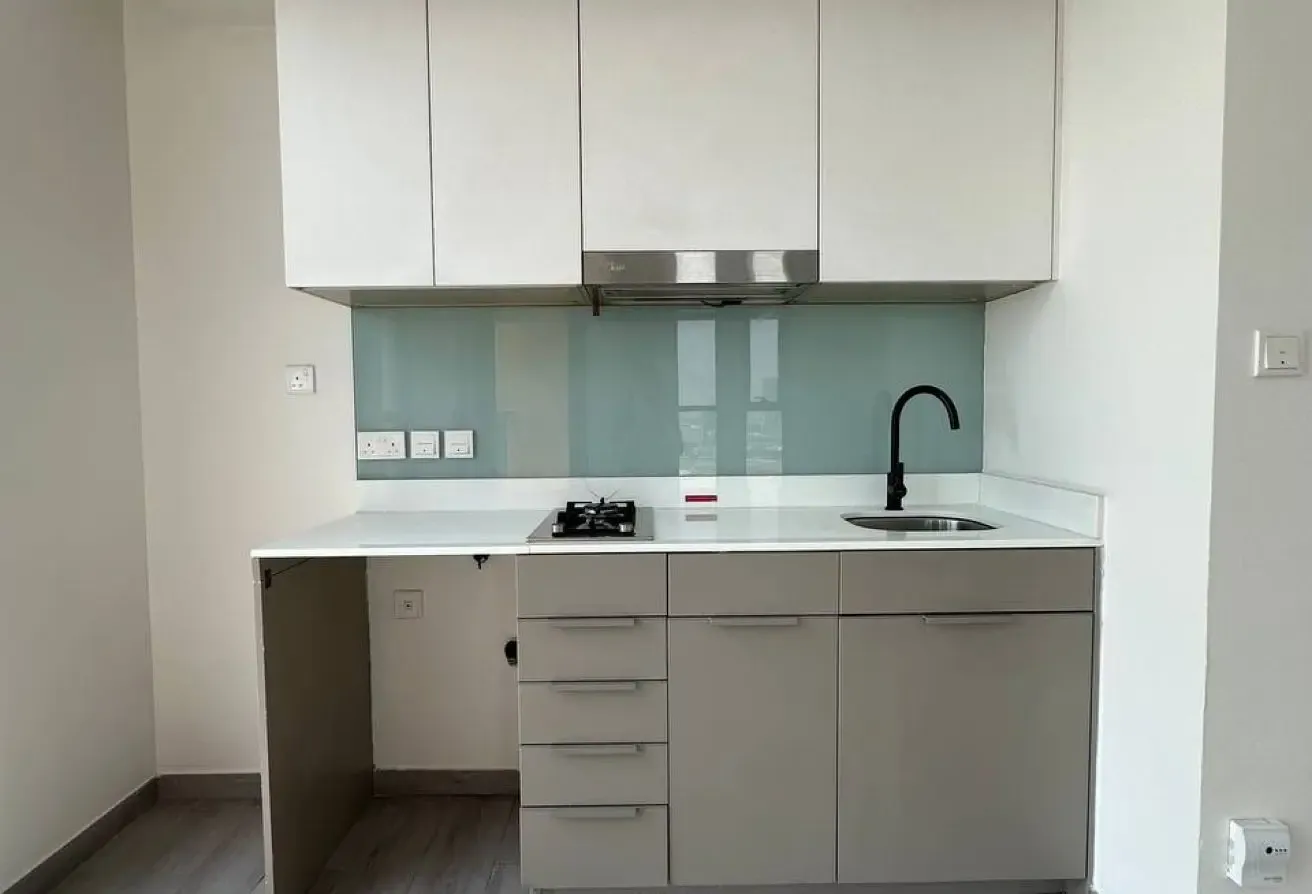 Spacious Unfurnished Studio | High Floor | Premium