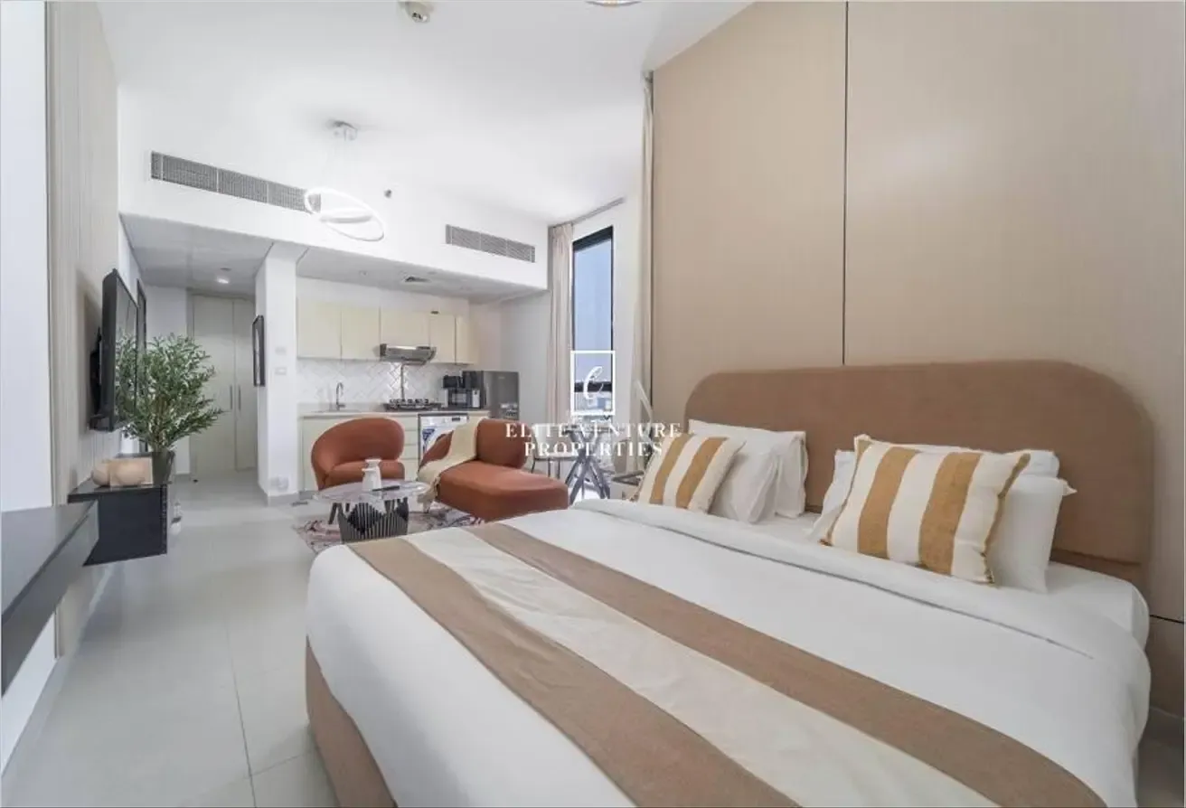 FULLY FURNISHED | HIGH FLOOR | SPACIOUS LAYOUT