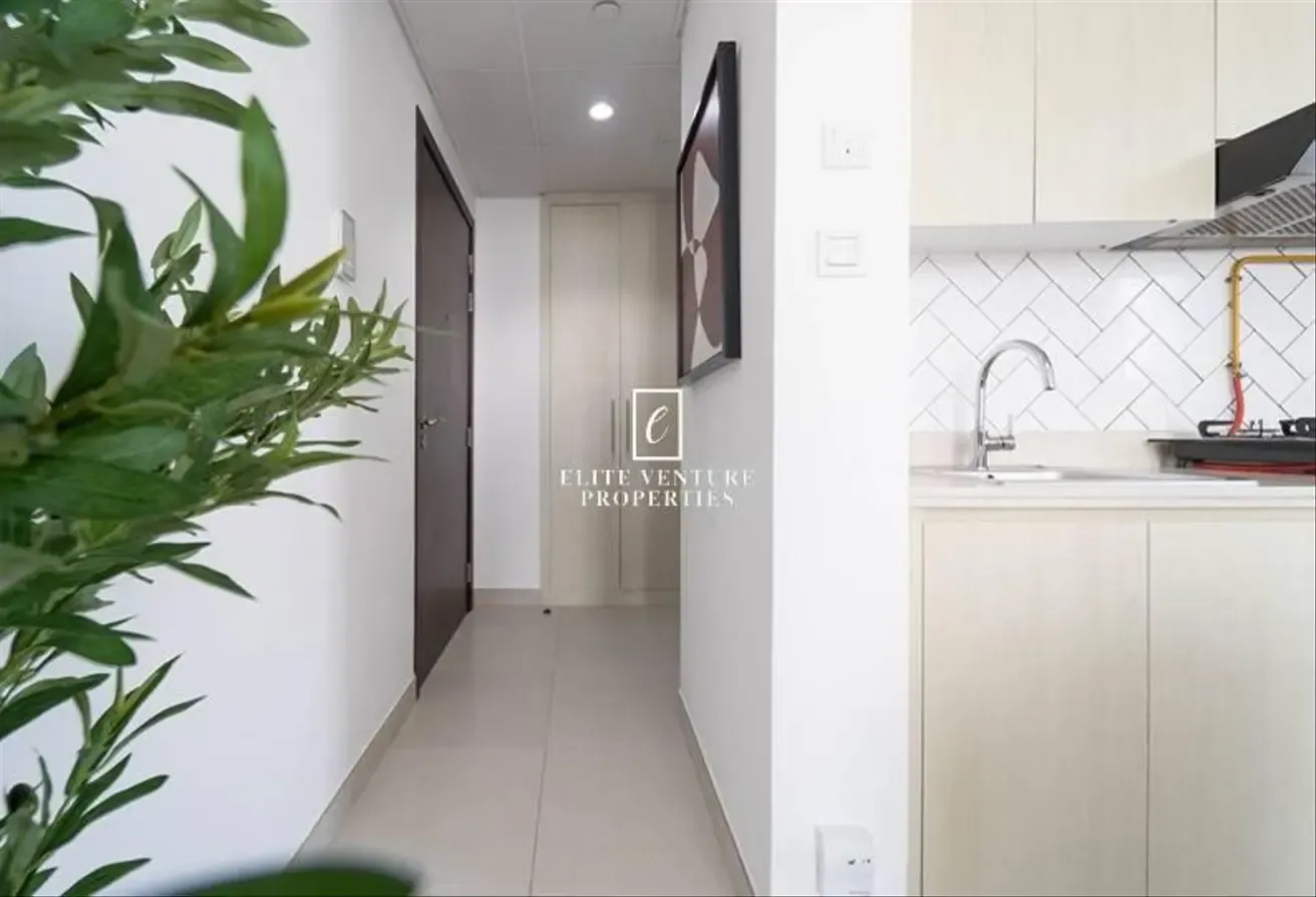 FULLY FURNISHED | HIGH FLOOR | SPACIOUS LAYOUT
