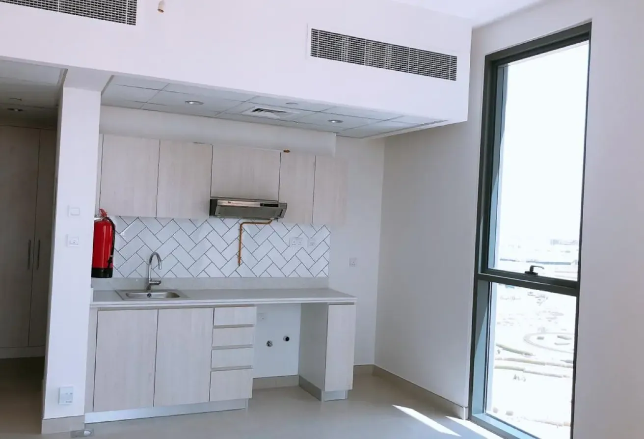 Immaculate L Shape Studio | High Floor | Open View
