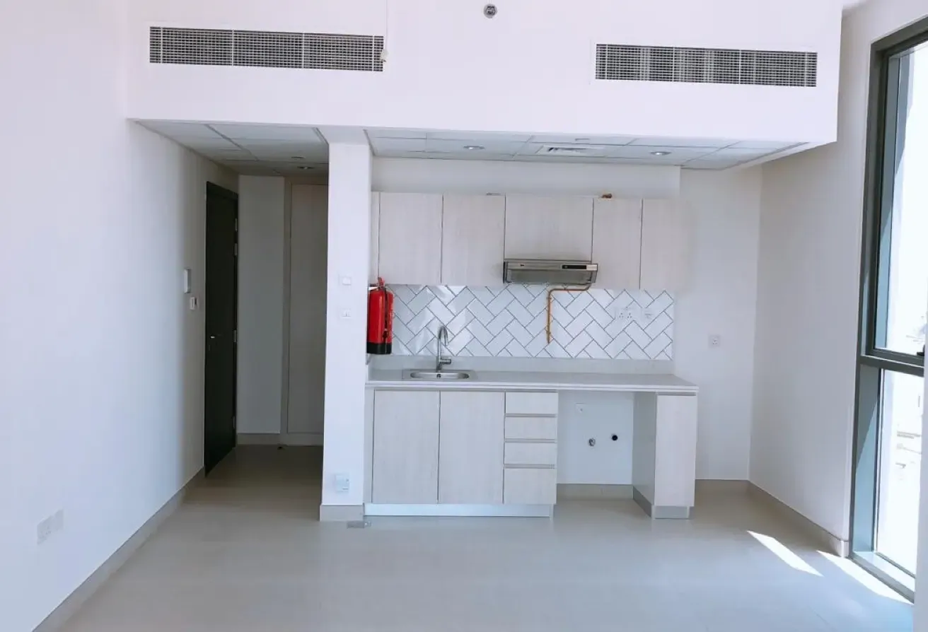 Immaculate L Shape Studio | High Floor | Open View