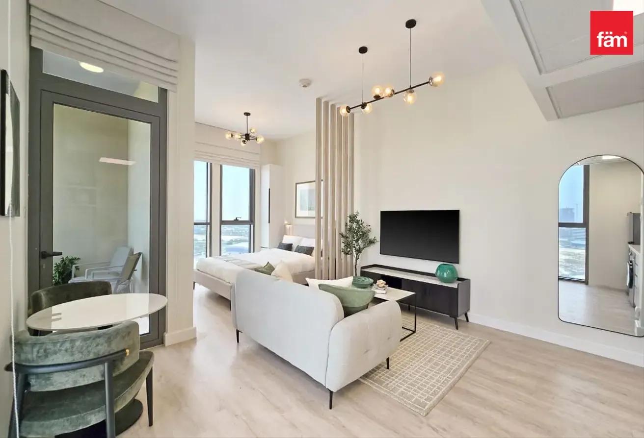 Luxurious I Vacant I Furnished | 6 Cheques