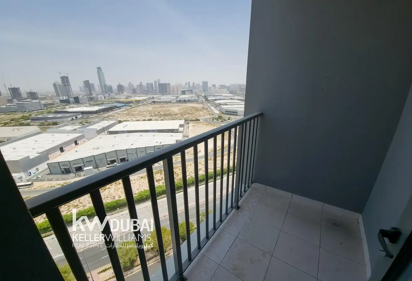 VACANT | HIGH FLOOR | PRIME LOCATION