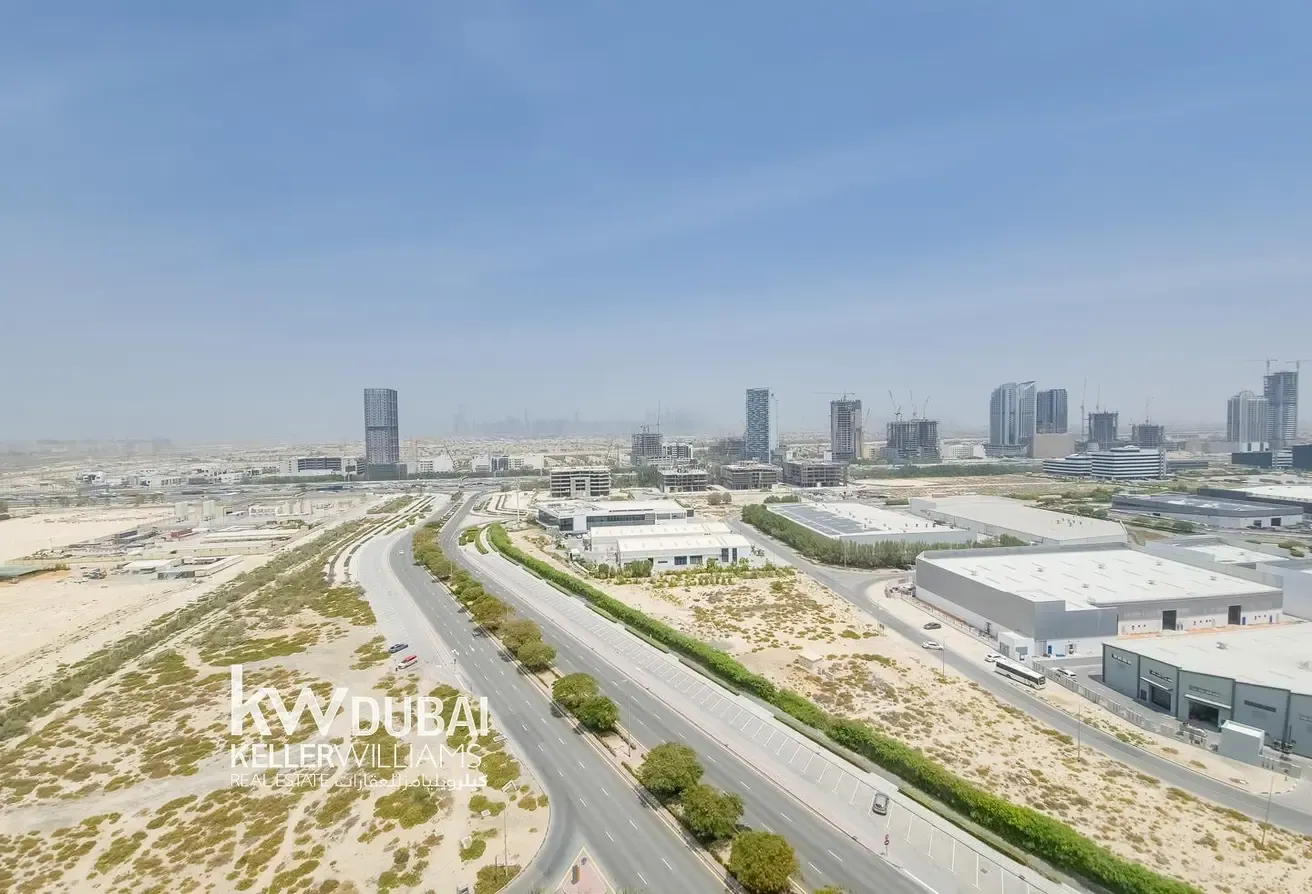 VACANT | HIGH FLOOR | PRIME LOCATION