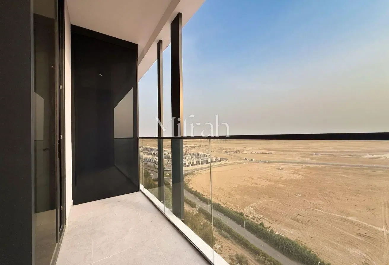 Spacious Studio | Vacant | Semi-furnished