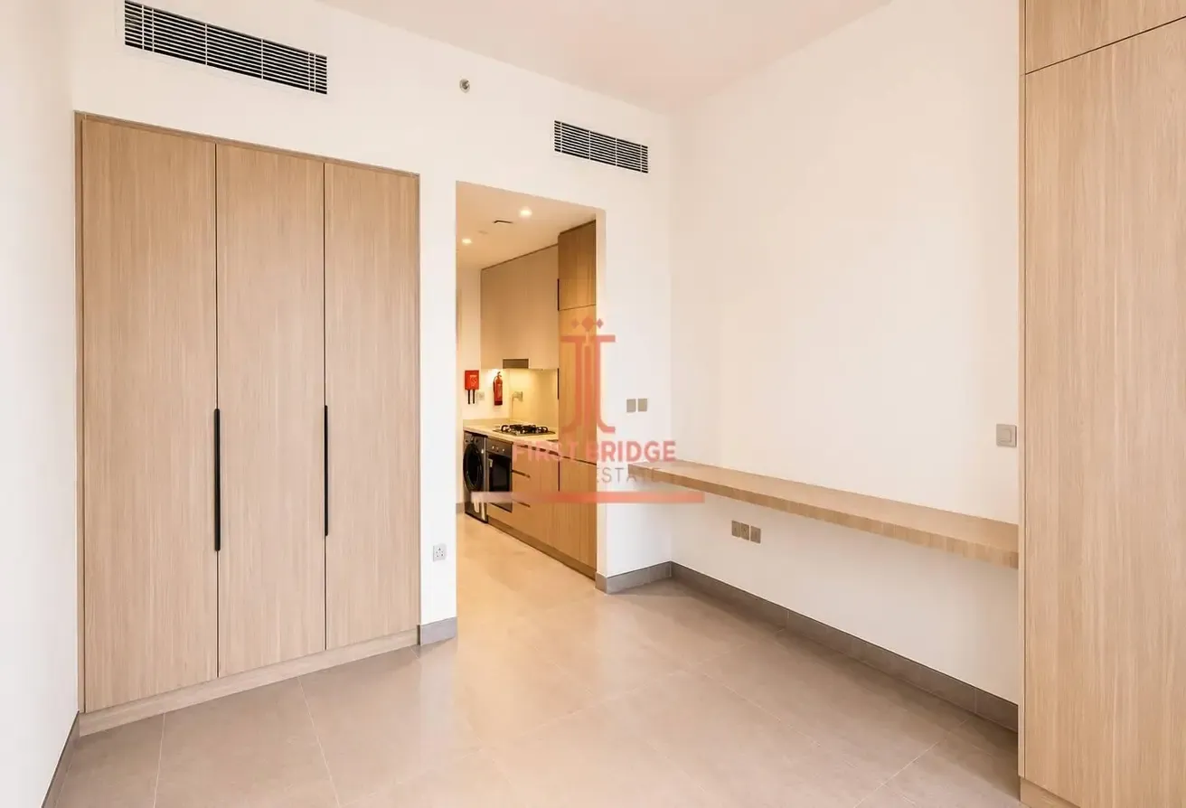 JGE VIEW | MID FLOOR | SEMI FURNISHED