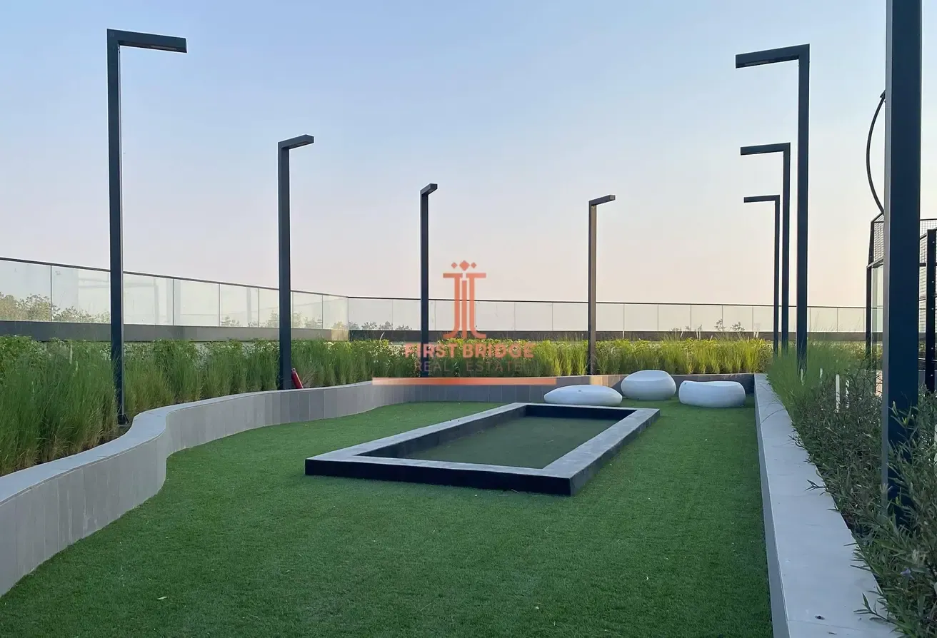 JGE VIEW | MID FLOOR | SEMI FURNISHED