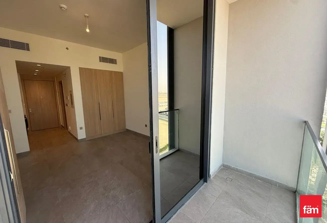 Gulf View | Spacious | Vacant | 4 Cheques