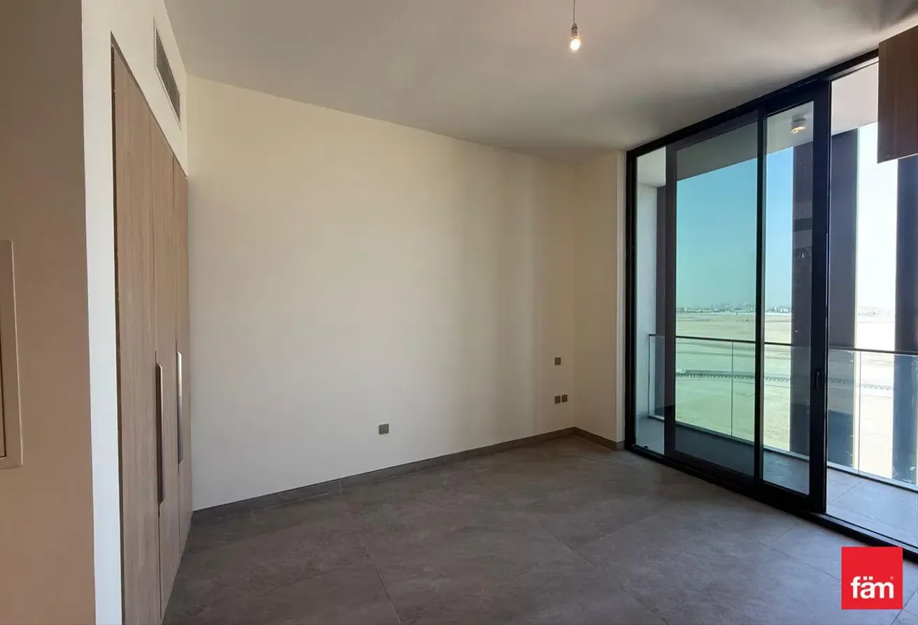 Gulf View | Spacious | Vacant | 4 Cheques