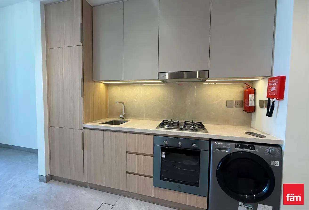 Gulf View | Spacious | Vacant | 4 Cheques