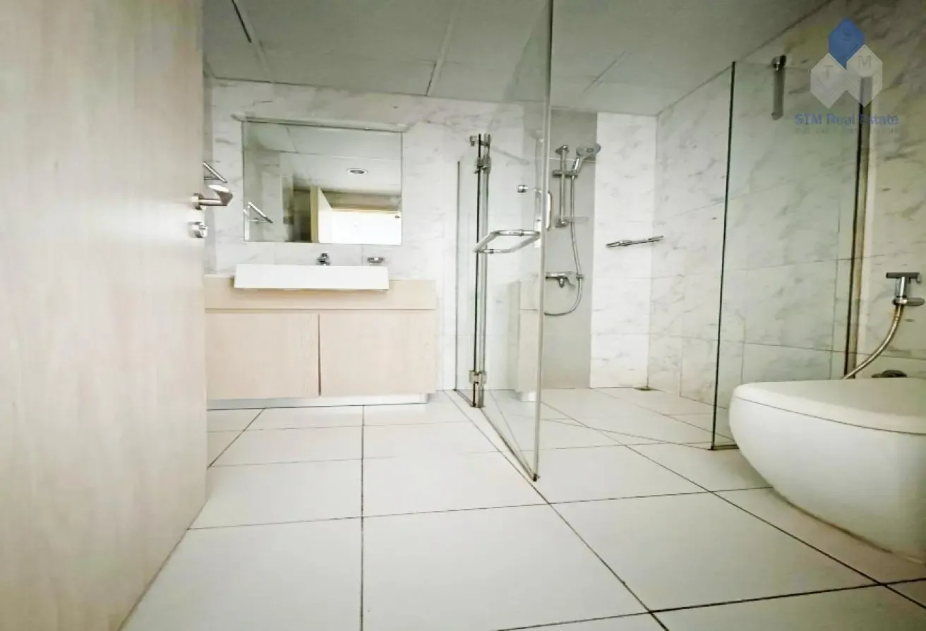 Spacious Studio | Midtown View | Flexible Terms
