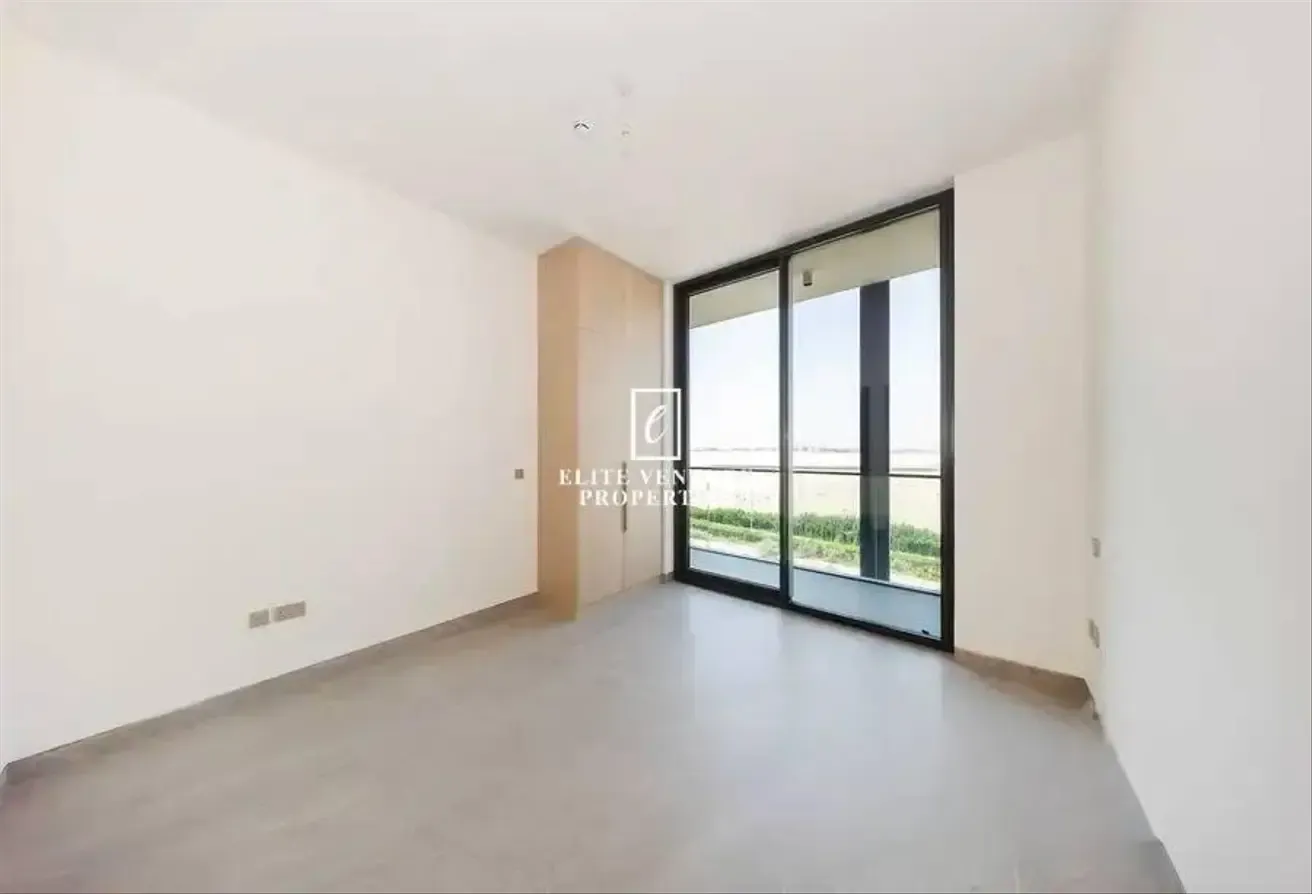 PRIME LOCATION | WELL MAINTINED | SPACIOUS LAYOUT