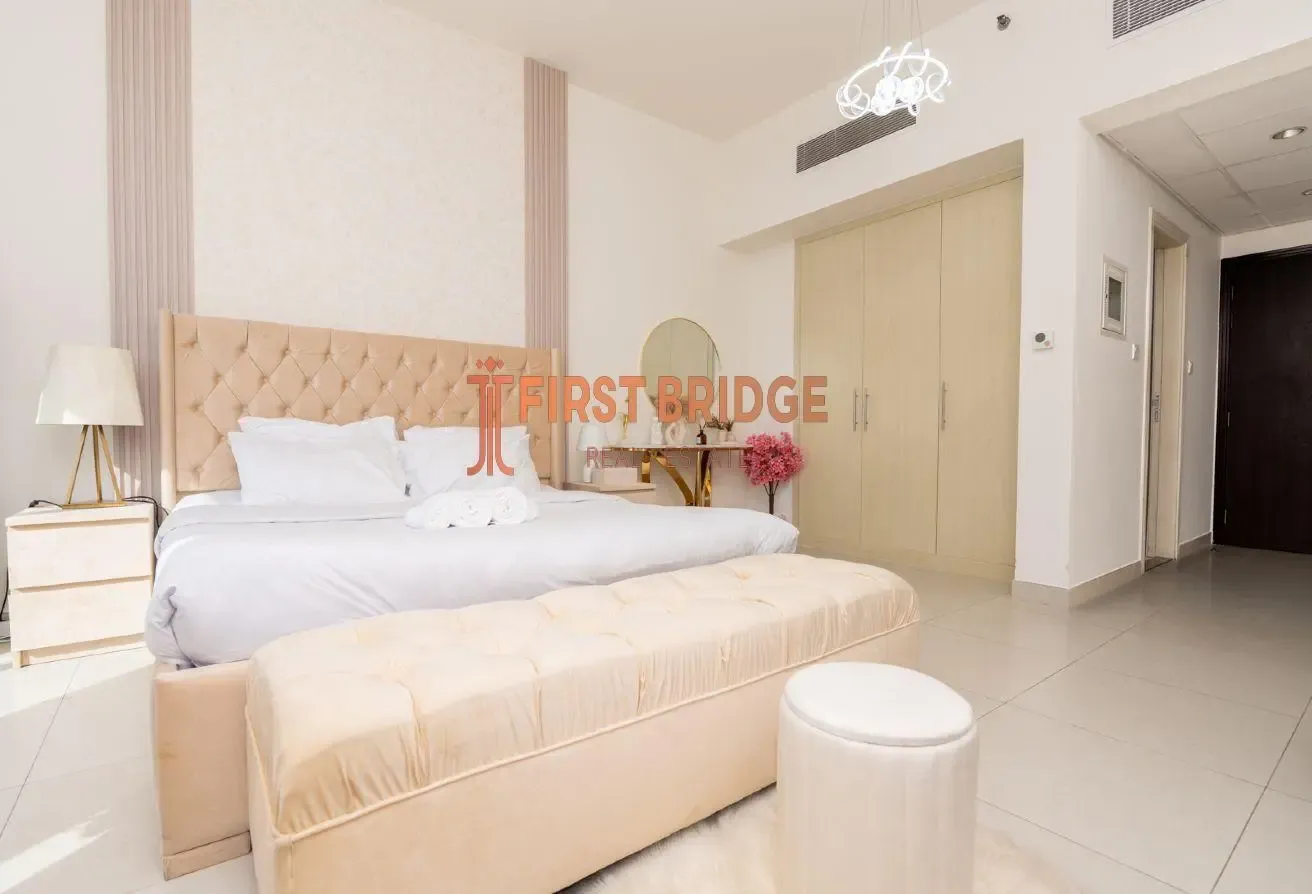FULLY FURNISHED | COMMUNITY LIVING | VACANT