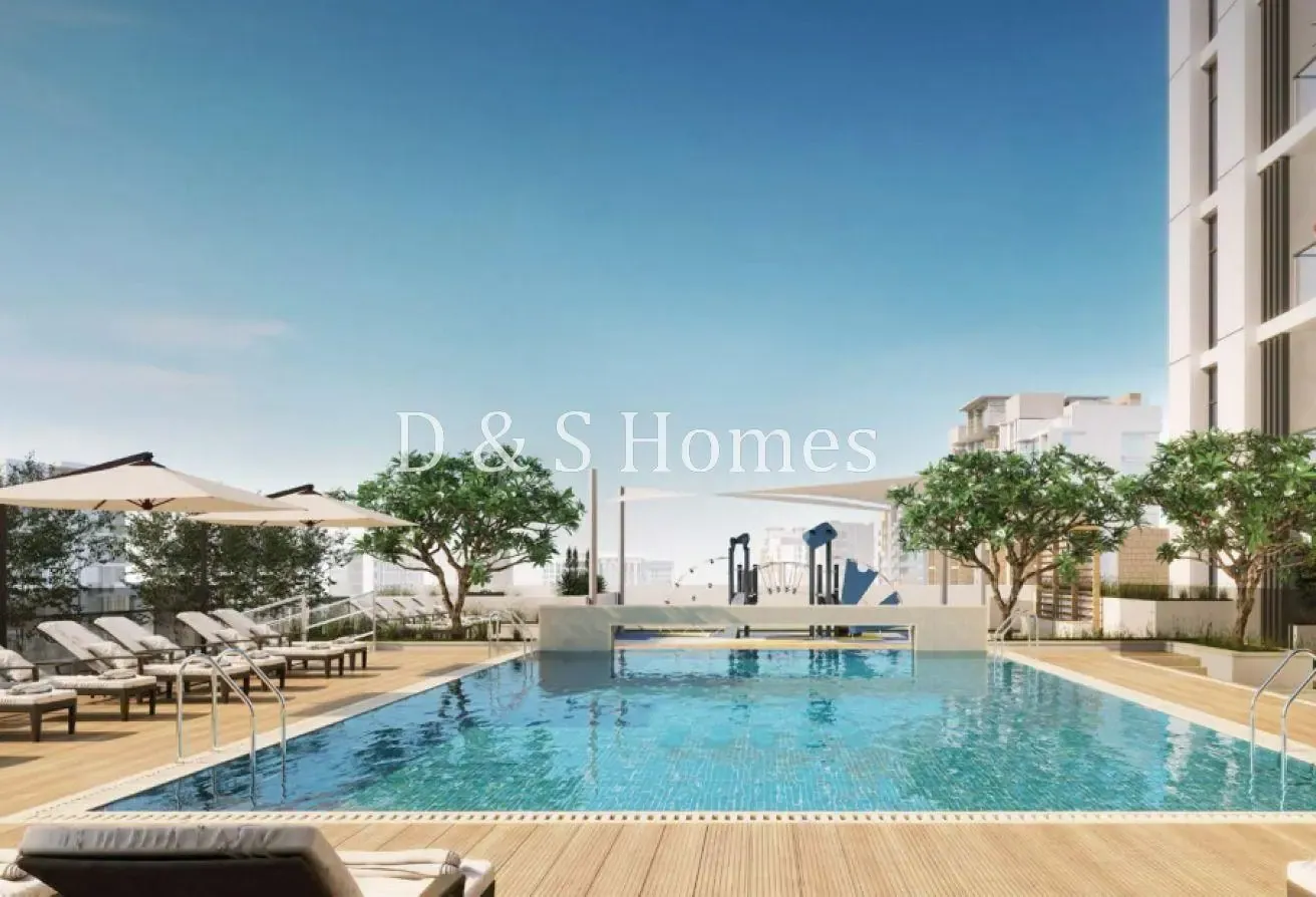 Large corner apartment | Next to the Metro