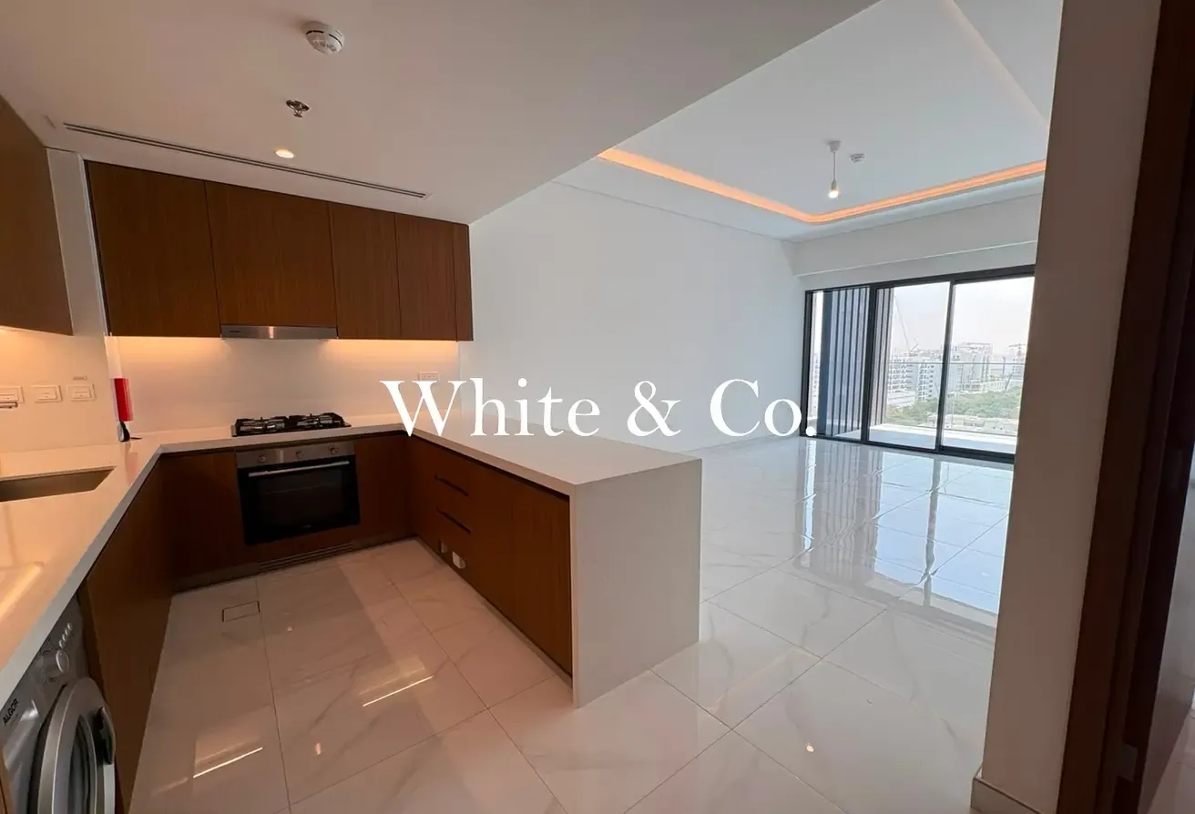 Chiller free | Available now | Villa view
