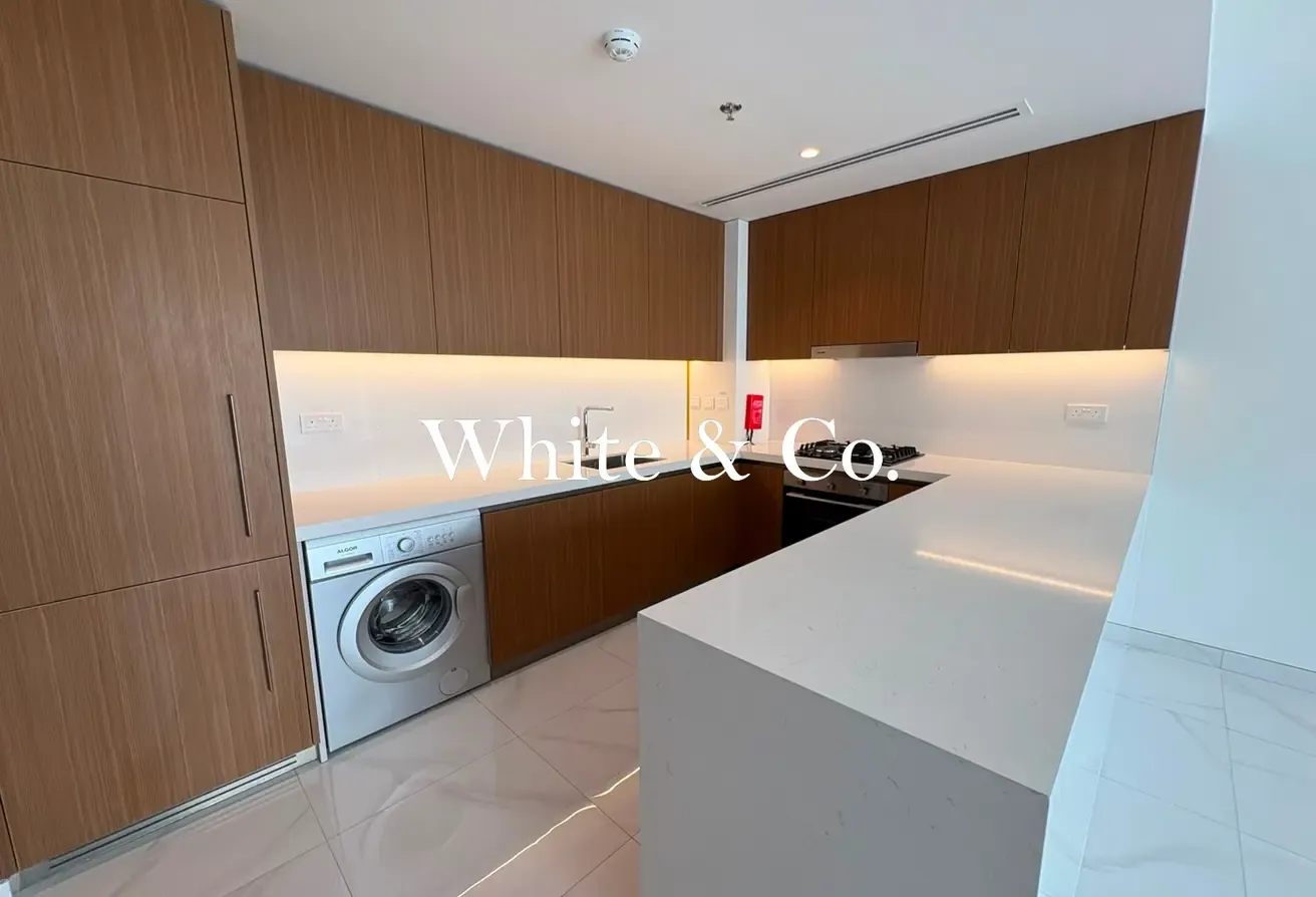 Chiller free | Available now | Villa view