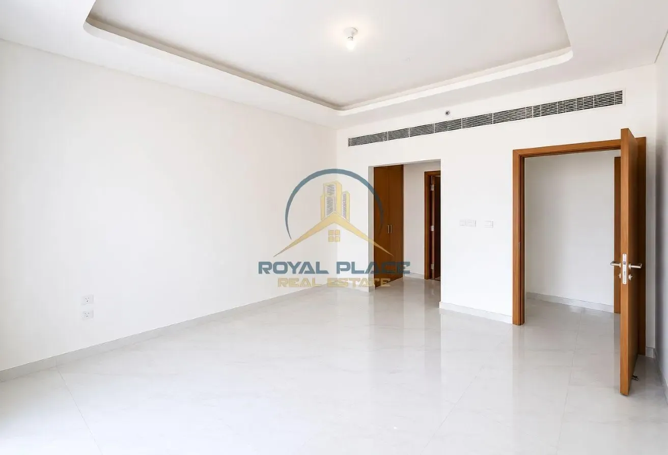 Spacious 2BR| Prime Location | Azizi Central